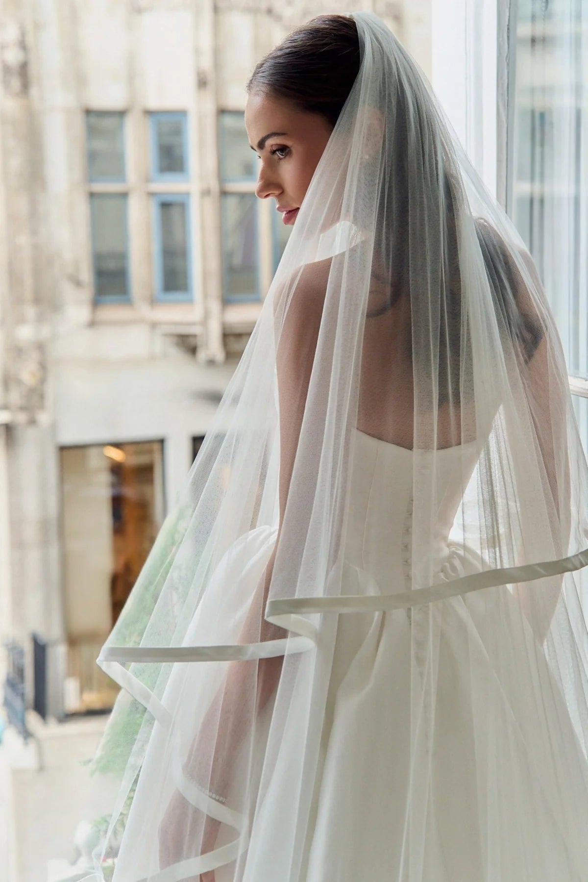 Caroline Castigliano Electric Iris