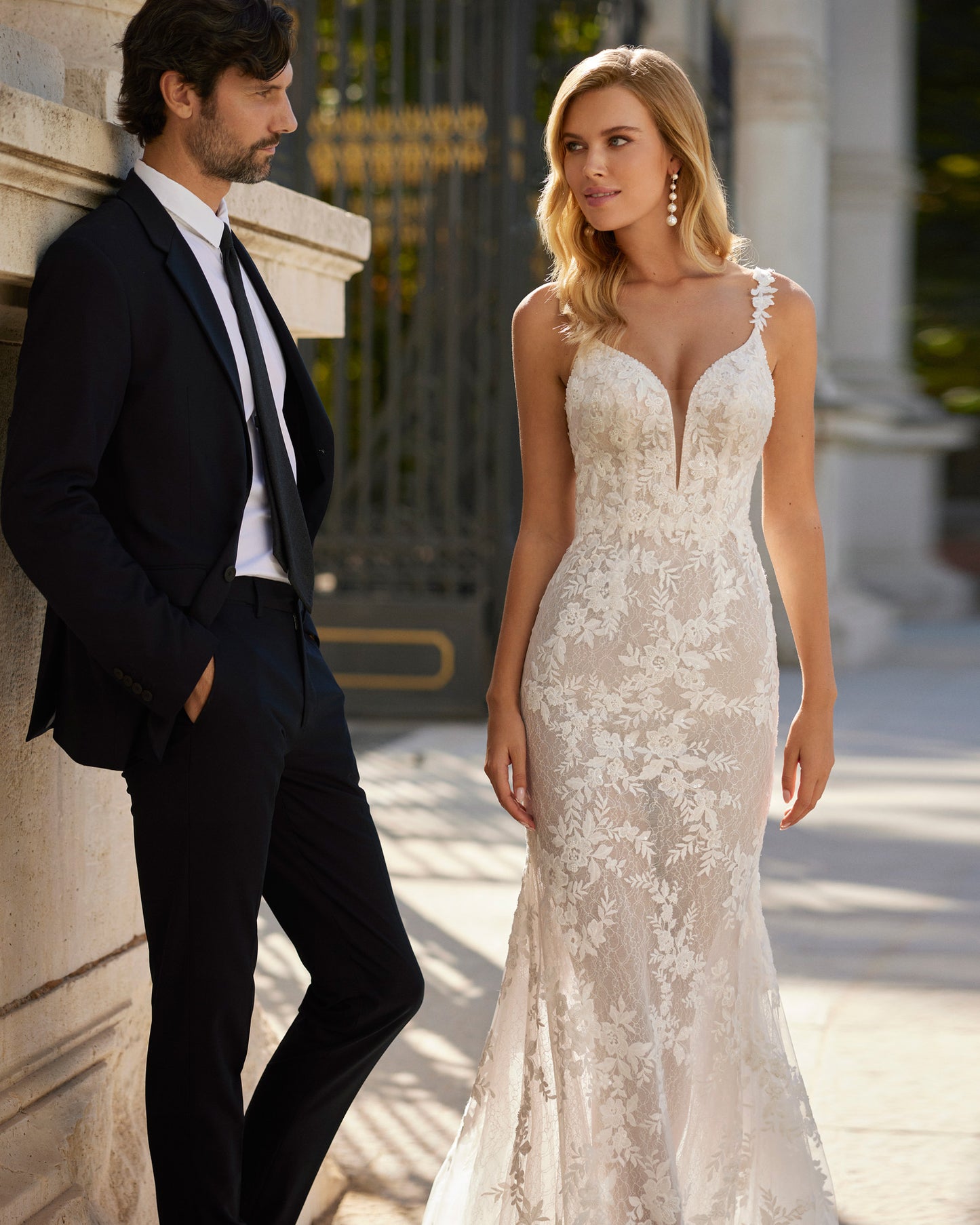 Luna Novias Saville