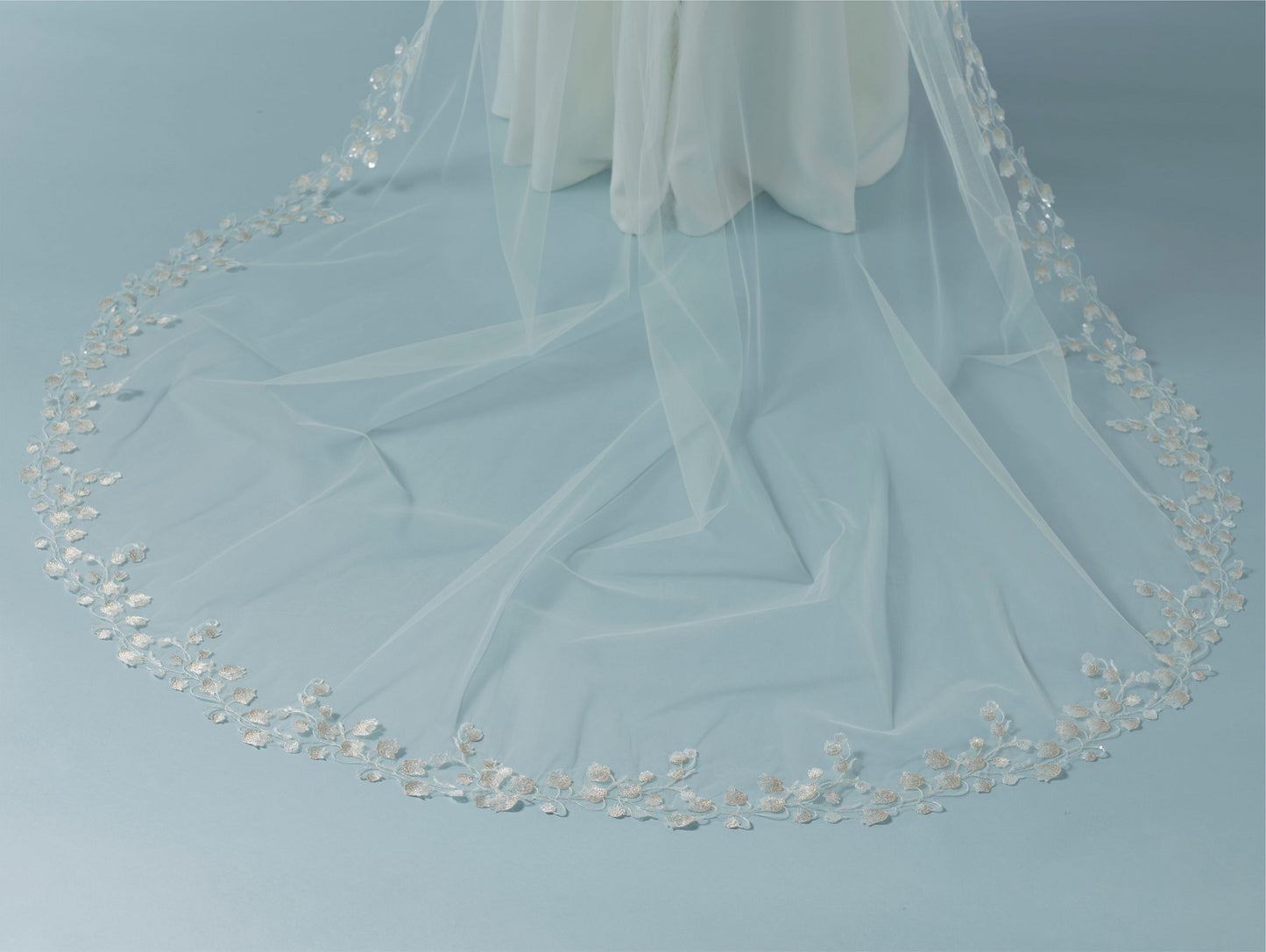 Poirier Tulip Embroidered Sequin Bridal Veil - 280cm - S448