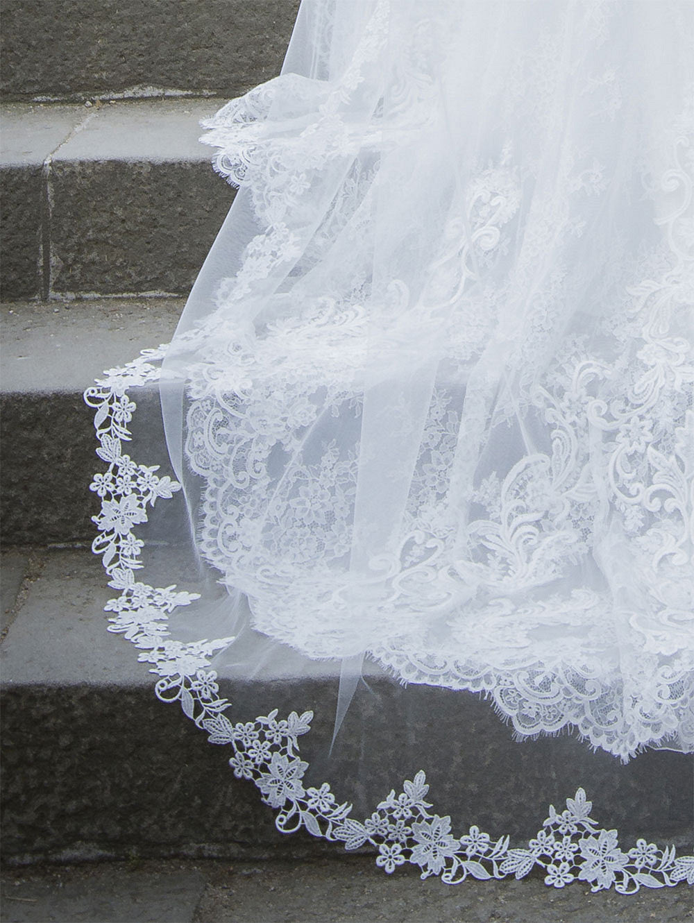 Poirier Floral Lace Bridal Veil – Single Layer Soft Tulle - S702