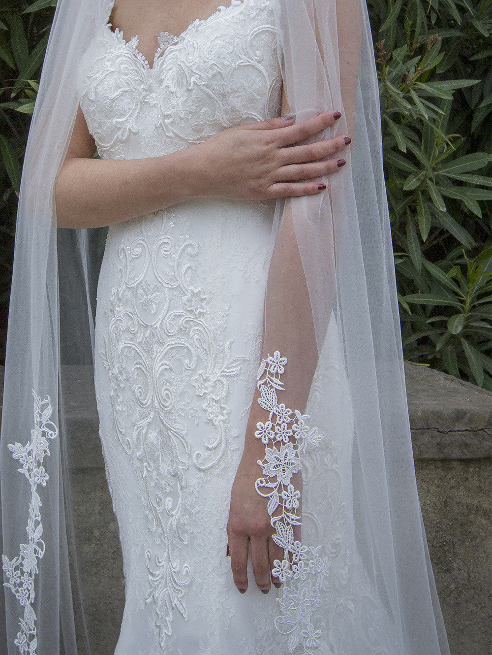 Poirier Floral Lace Bridal Veil – Single Layer Soft Tulle - S702